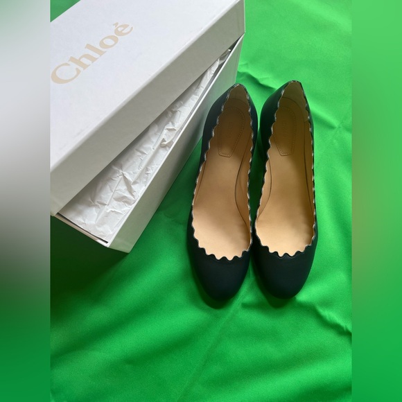 Chloe Pumps with Scalloped Edge 100% Leather Navy Size 7 - Picture 10 of 15